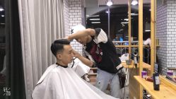 -88潮牌造型烫发·染发