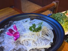 -老牌坊云南鱼豆花火锅(哈西万达店)