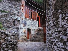 -高荡千年布依古寨旅游景区