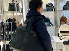 -百年港湾奥特莱斯(香炉礁店)