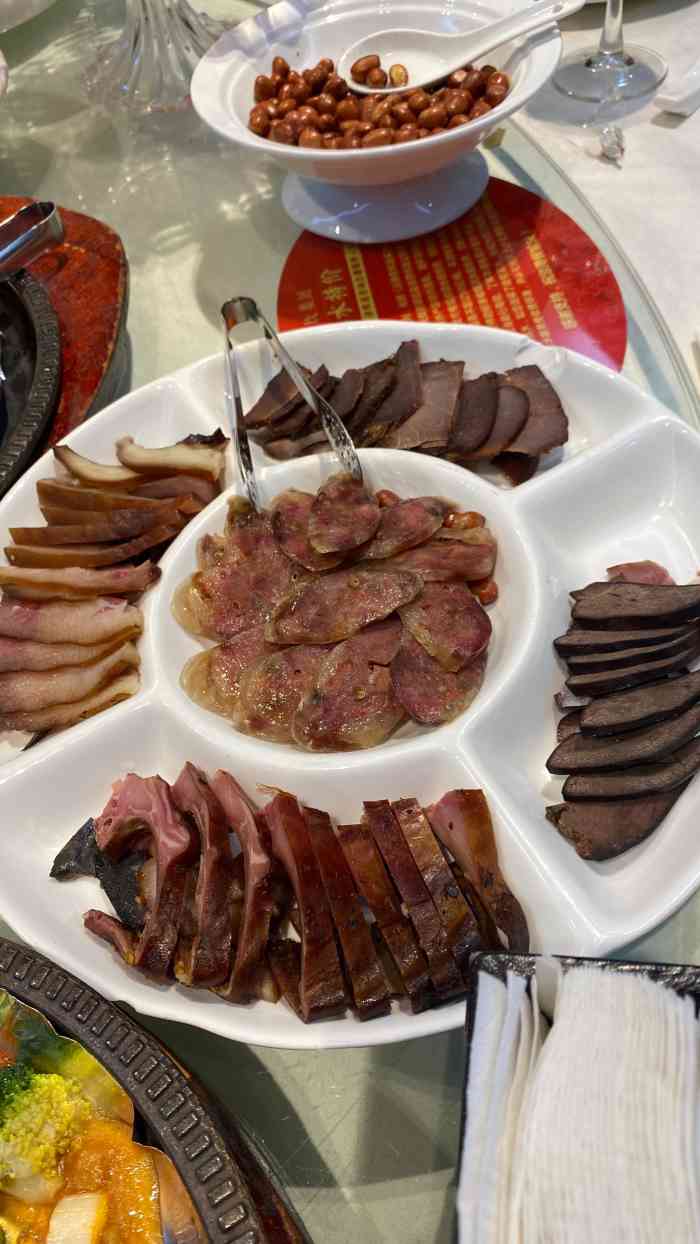 红杏酒家(明珠店)-"来参加婚宴,感觉还可以,菜品很丰富,味道.