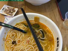 -蒙自源米线大王(花园城商场店)