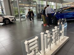 -奔驰上海利星(七宝店)