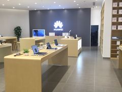 -华为授权体验店(中山公园来福士)