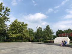 -滨河世纪广场公园