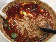 -伊鼎牛肉面(潍坊路店)