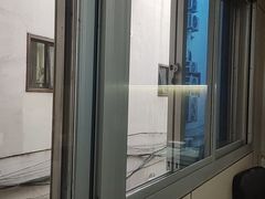 -上海仁爱医院口腔科 · 种植