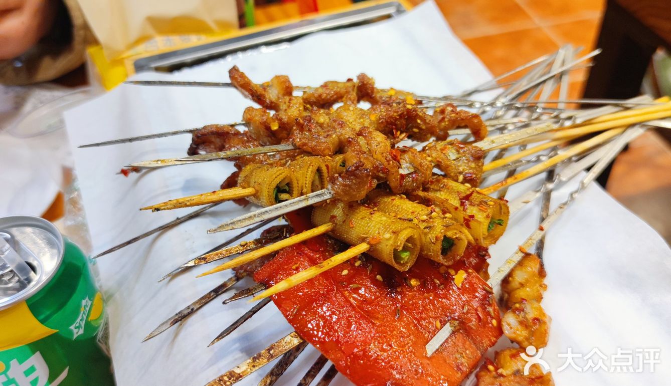 在长沙能吃肉吃到饱的东北烤串！[亲亲]2个人根本吃不完