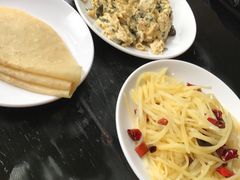 香椿鸡蛋-我去·春饼文化主题餐厅(国定路总店)