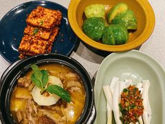酸木瓜炖牛腩-半山腰·云南菜(侨福芳草地店)