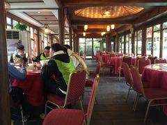 靠窗位-美食村花园餐厅