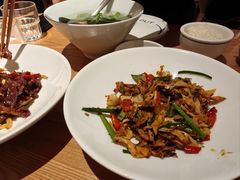 花椒尖炒鲜牛肝菌-一坐一忘云南菜(三里屯店)