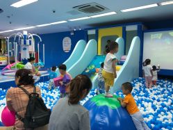 -孩子王童乐园(马群店)