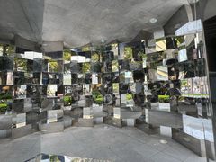-瑞虹新天地月亮湾