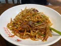 牛肉洋葱炒面-面满村回味手擀面(凯旋路店)