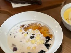 娟姗奶大满贯-RUXU入续鸳鸯糖水铺(万菱汇店)