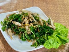 炸小白鱼-傣泐金湾餐厅