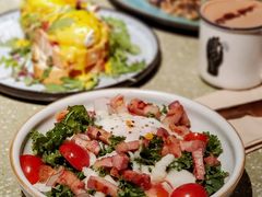 溫泉蛋·煙燻豬腩肉·羽衣甘藍沙律-Urban Coffee Roaster(Causeway Bay)