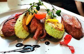 Thick-Sliced Salt-Grilled Beef Tongue