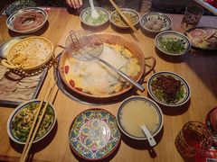 -洱火云南酸菜牛肉火锅(石景山当代商城店)