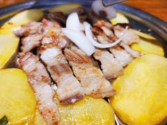 厚切五花肉-·缸桶屋·韩式牛肋条自助烤肉(西湖D11店)