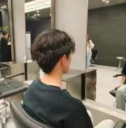 -妃格美发沙龙·烫发·染发