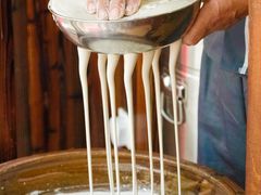 -余香七手工酸辣粉(荣勋花园店)