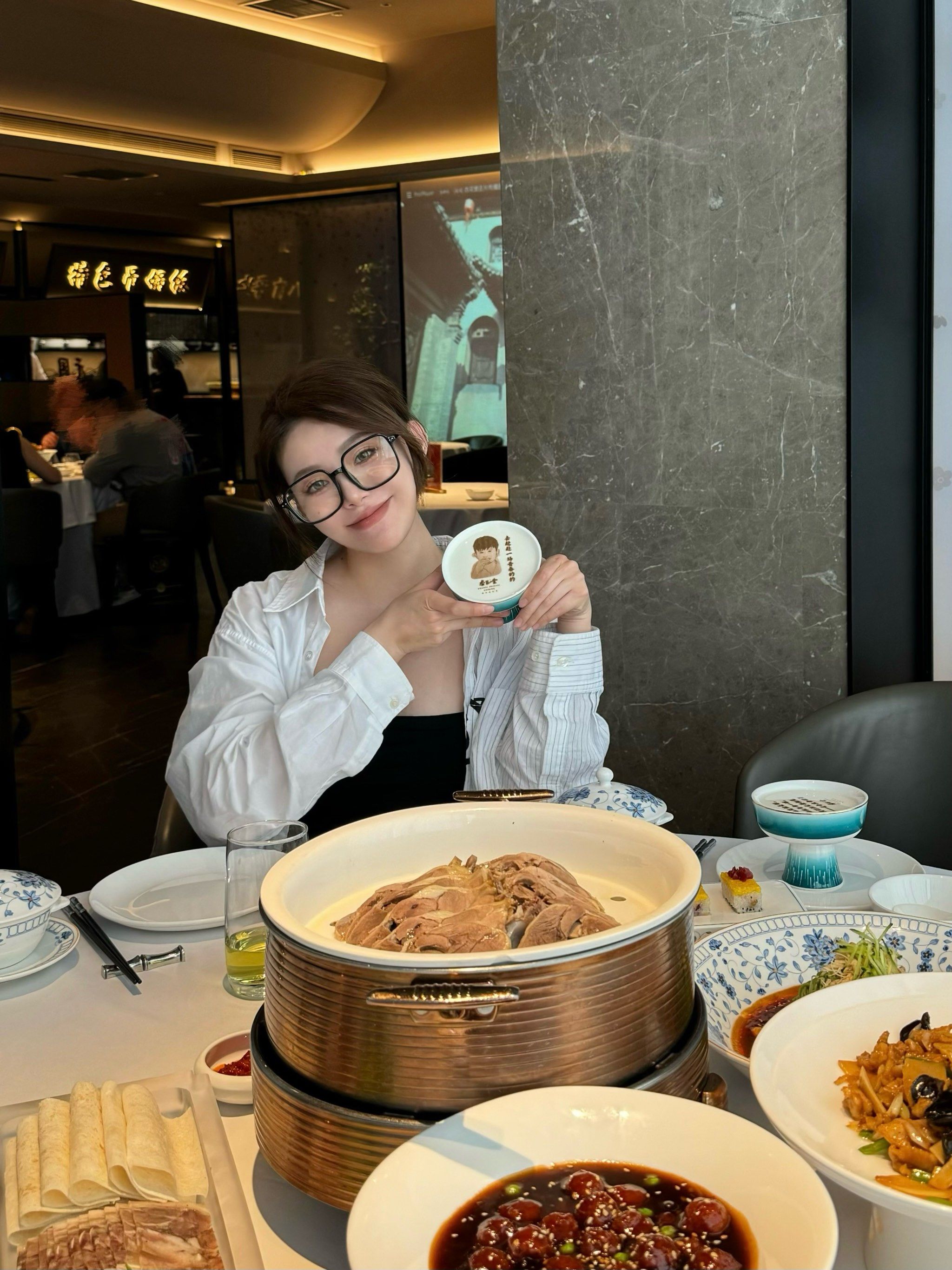 们
我有必要提一嘴～
杏花堂吃饭有张杰定制老酸奶(搓搓手激动