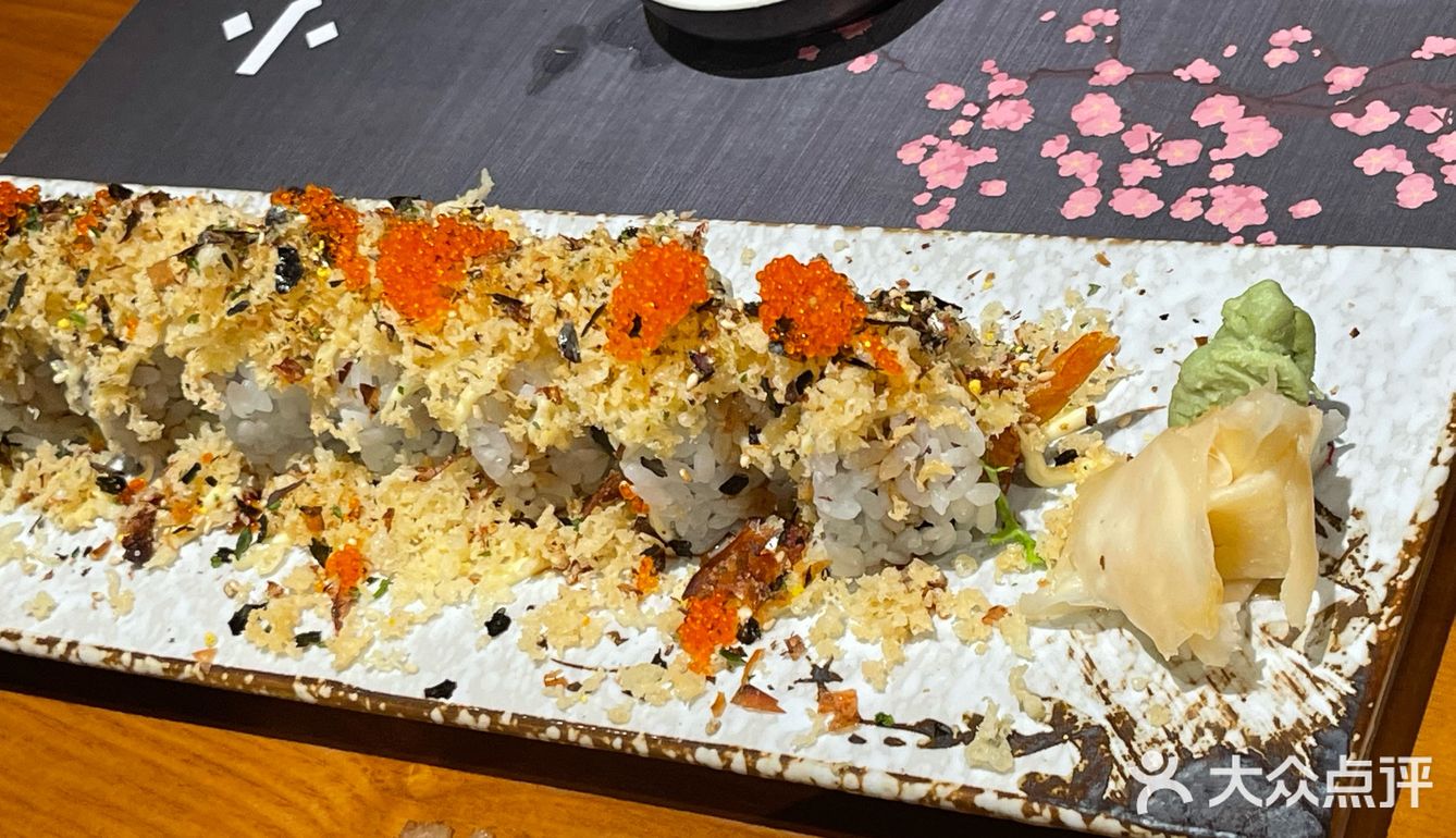 同事生日选择来这家日料餐厅，我们坐了包间，私密性很好