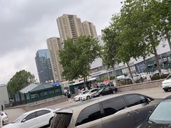 -如家酒店(青岛哈尔滨路万科城双山地铁站店)