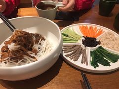 鸡丝凉米线-云海肴·汽锅鸡·云南菜(苏州中心店)
