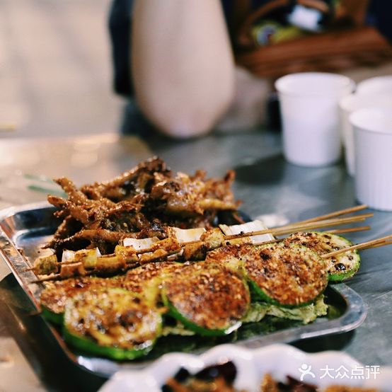何六十建水兄弟鸡脚王(漾濞路店)
