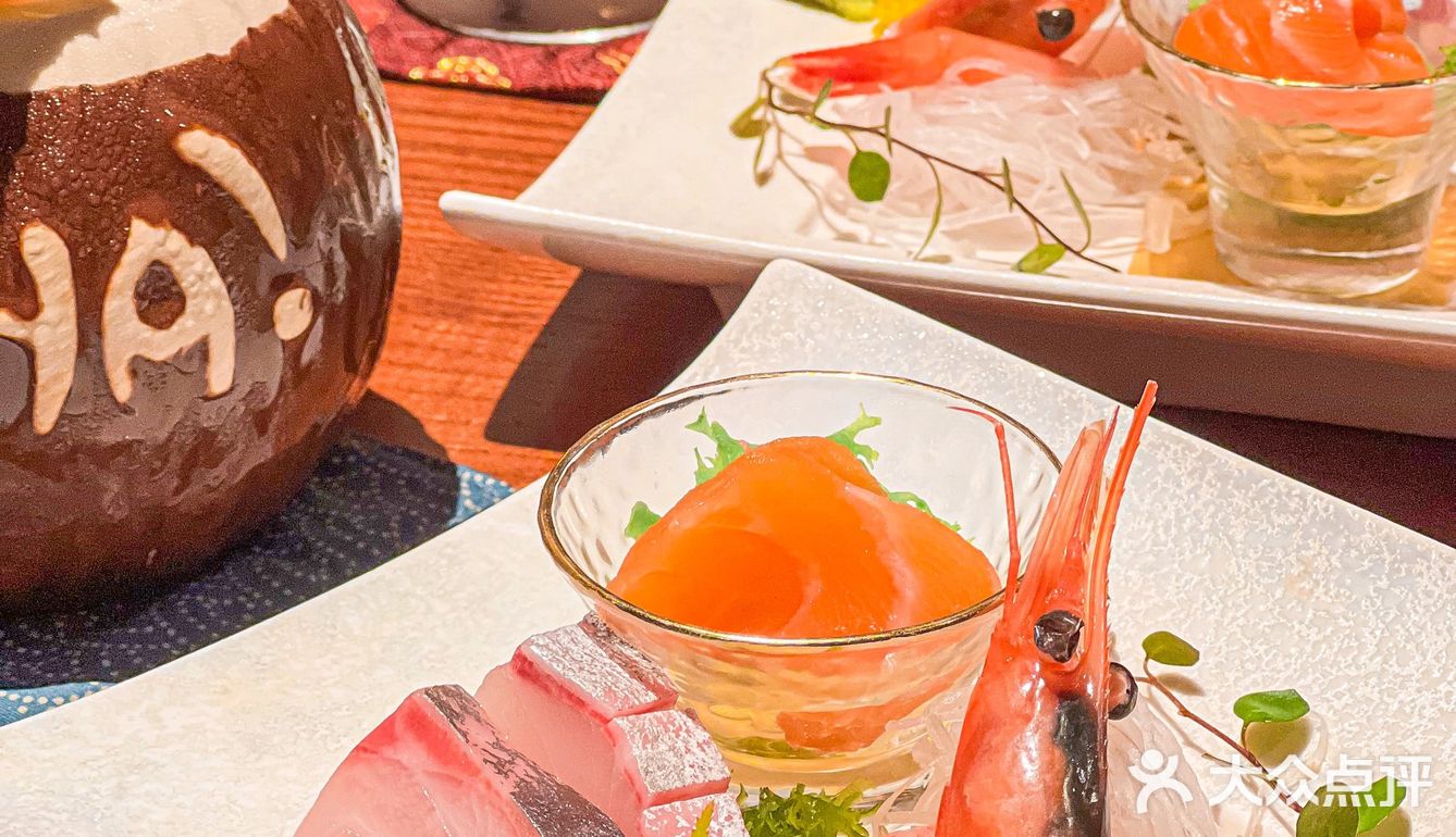 氛围感宝藏日式餐吧🍣一口爆浆提灯太赞💡
