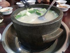 -绿色墨脱石锅城