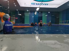 -Swim斯卫姆国际儿童游泳中心(红博中央公园店)