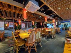 大堂-野山舂·贵州现舂酸汤火锅(鸿通城店)