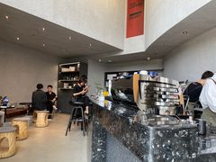 -HUG·拥抱咖啡(郑州宝龙广场店)