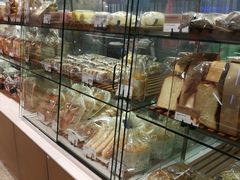 面包甜点陈列柜-巴黎贝甜(周浦海印店)