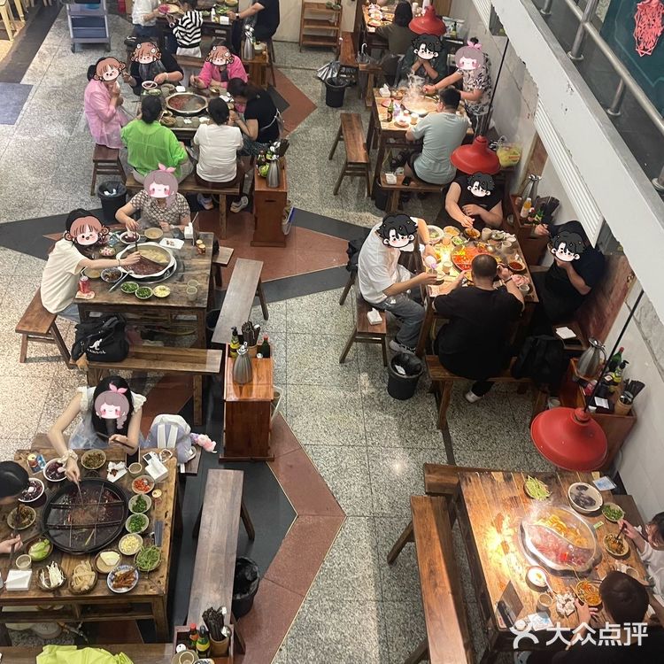 真的爱惨了这种火锅店，好吃又出片！