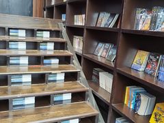 -钟书阁(松江泰晤士小镇店)