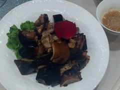 -海派美食·家宴海鲜青岛菜·石锅鲽鱼头(东方城店)