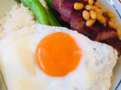 叉烧煎蛋出前一丁-龙记烧腊茶餐厅(常德路店)