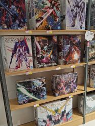-卡通派潮品玩具折扣仓(青岛新城吾悦广场店)