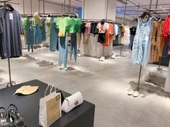 -URBAN REVIVO(欢乐海岸购物中心店)