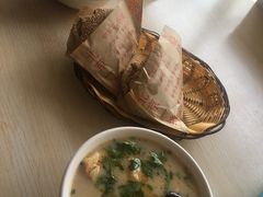 豆泡汤-洪峰浩老北京烧饼夹肉(角门路店)