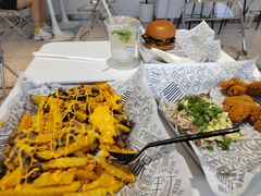 -TRIPS BURGER(大钟寺店)