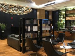 -武汉光谷广场杨家湾地铁站怡程酒店