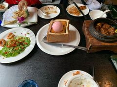 -河畔春天时尚餐厅