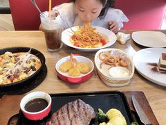 -必胜客(新中纬店)