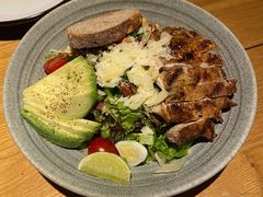 鸡肉牛油果沙拉-The Diner X餐厅(青岛万象城店)